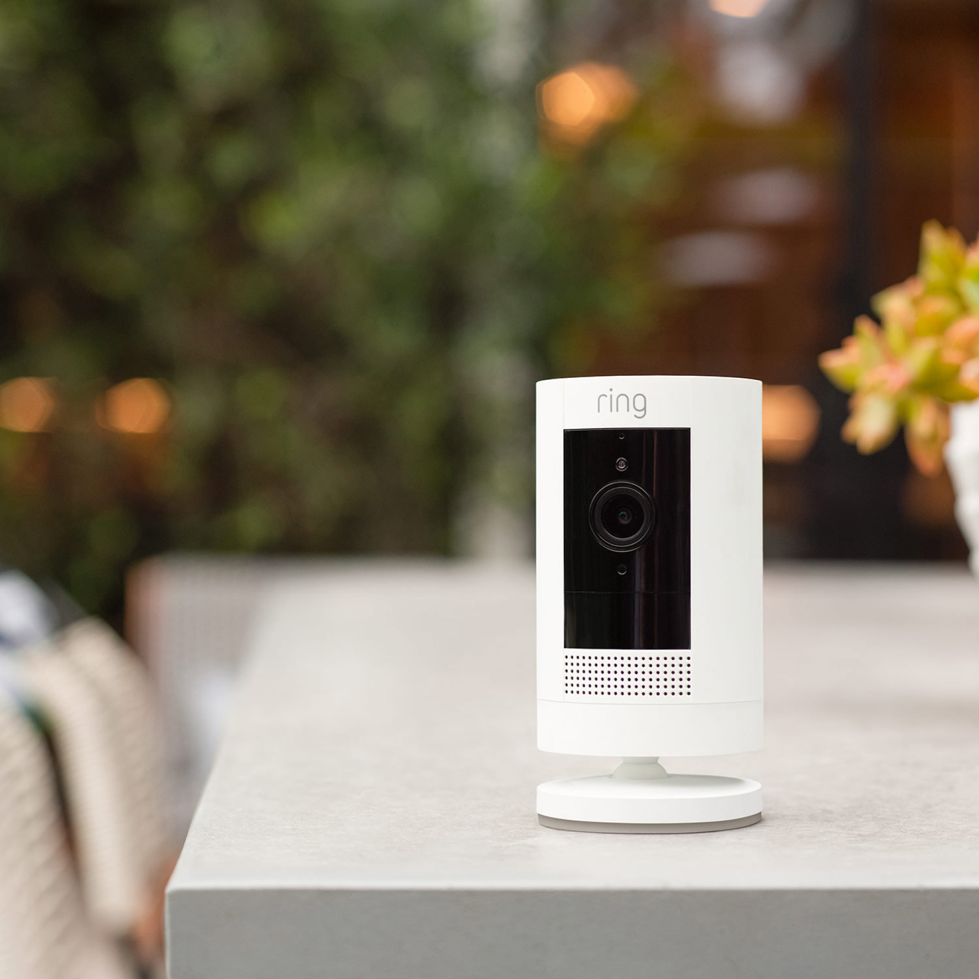 Ring Stick Up Cam – AI камера відеоспостереження для дому